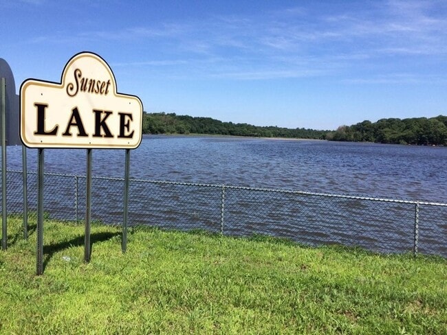 Building Photo - 20 Pond St Unit 205