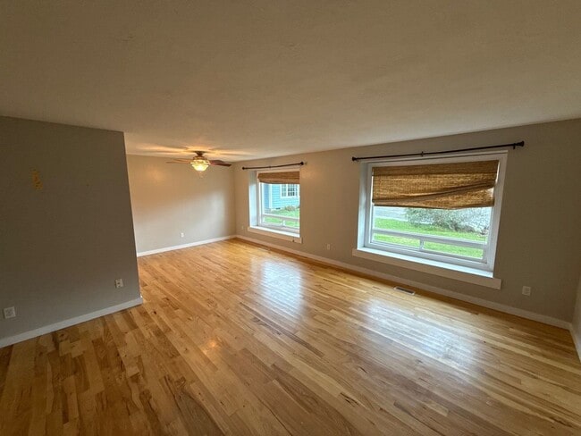 Photo - 3677 Carmelle Ct NE