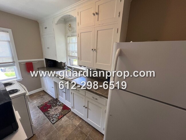 Photo - 31 Winona St W Unit #2