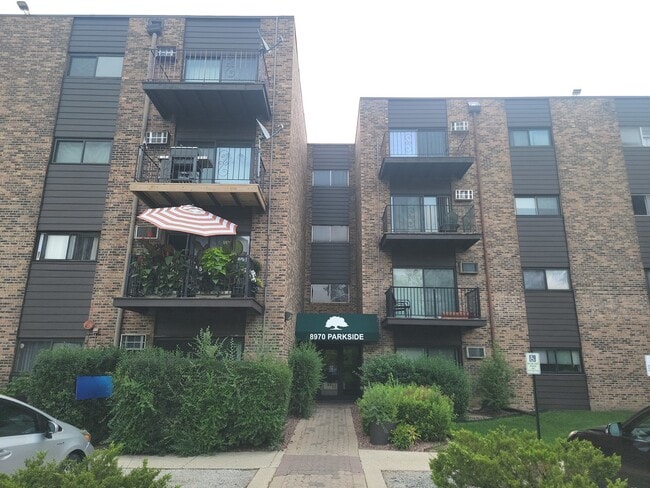 Building Photo - 8970 N Parkside Ave Unit 304