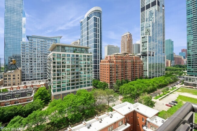 Building Photo - 1322 S Prairie Ave Unit 1209 Rental