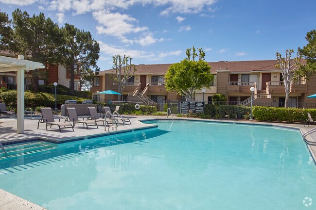 Pacific Pointe Apartments For Rent in San Clemente, CA