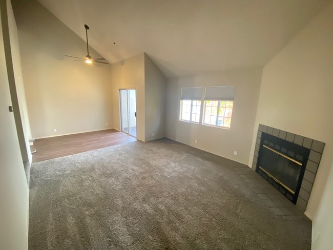 Living Room - 1033 Southwood Dr Unit X