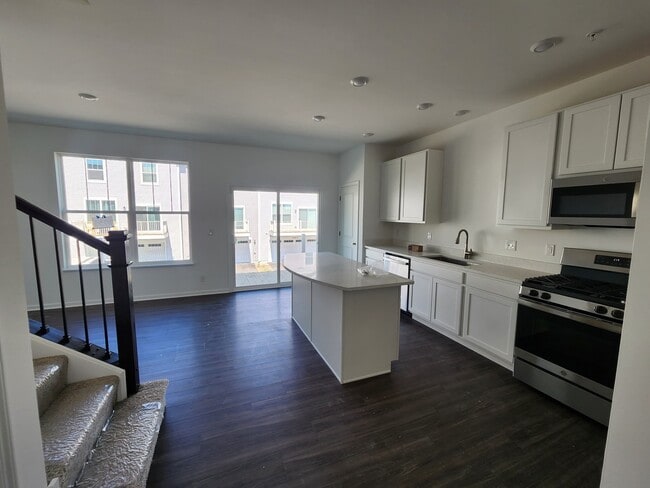 Photo - 1033 Atterberg Rd