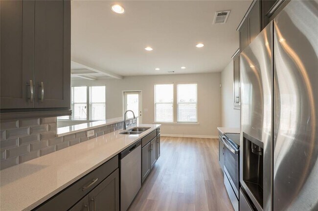 Photo - 2928 Cottage Ln