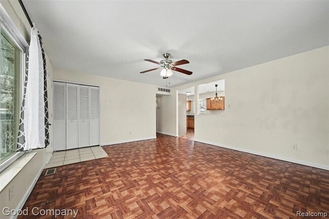 Photo - 2829 Wall St