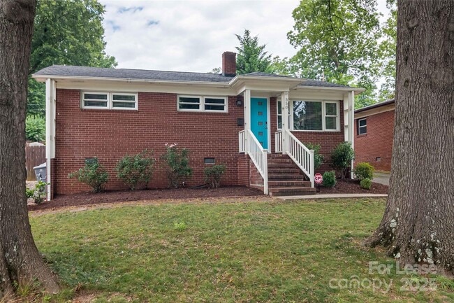 Photo - 550 W Kingston Ave