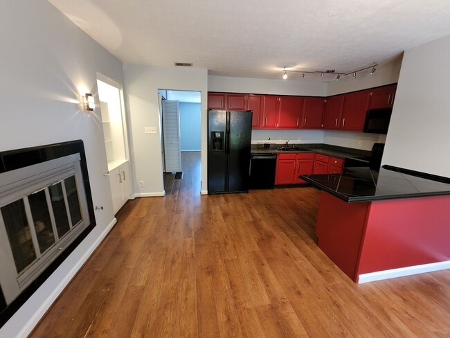 Building Photo - 2831GOOSECREEKRD Unit #3