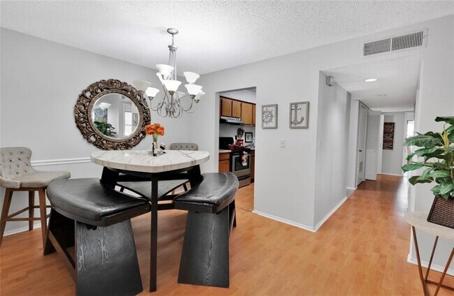 Photo - 2411 Huntingdon Chase Unit 2411