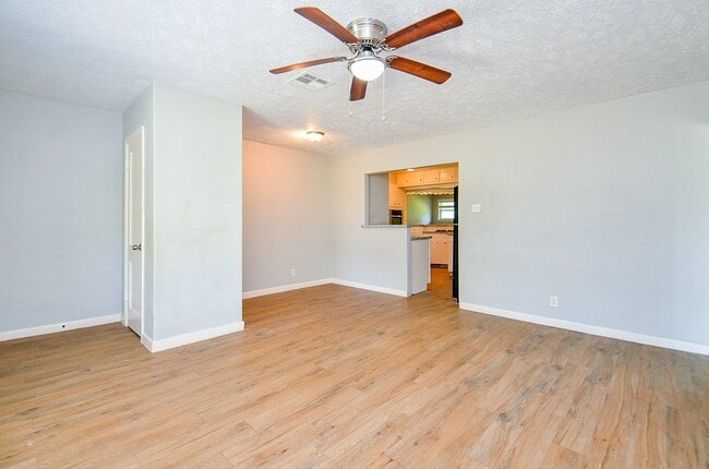 Photo - 5405 Southlea St