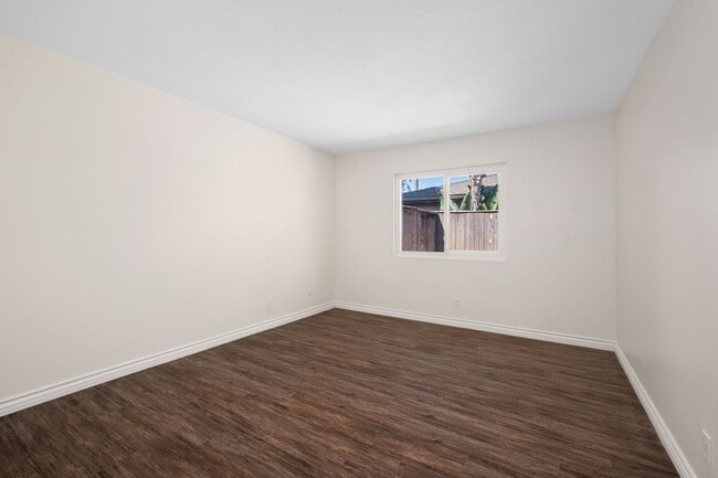 Photo - 1881 Mitchell Ave
