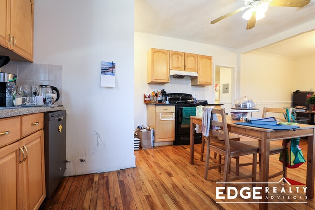 Photo - 27 Lawton St Unit 2