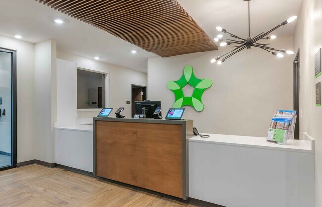 Photo - Furnished Studio-Sparks