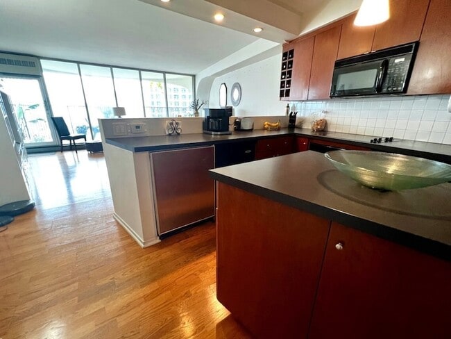 Photo - 300 N State St Unit 4210