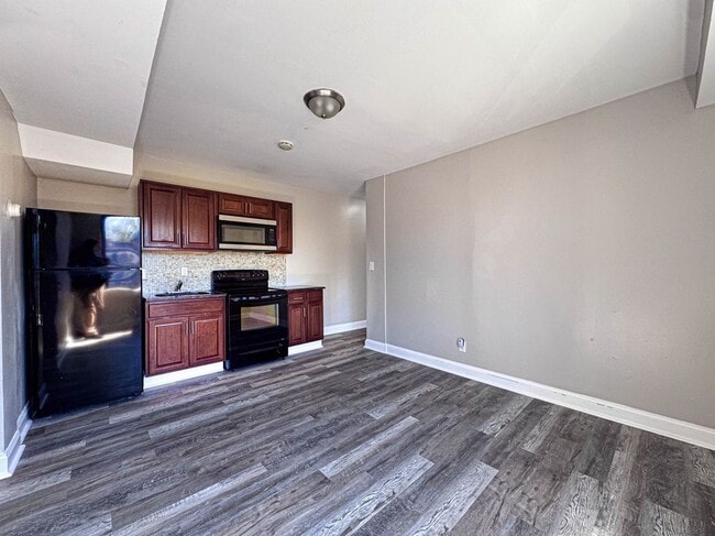 Photo - 4630 Hillside Rd SE Unit 3 &amp; 4
