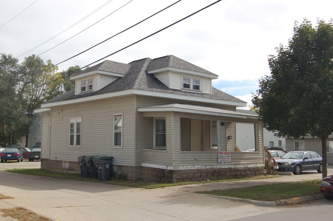 Building Photo - 212 10th St N Rental