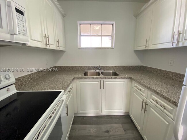 Photo - 2460 Taylor St Unit 1C