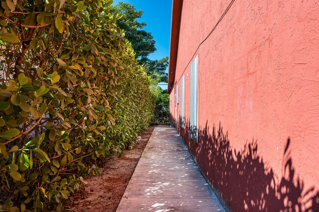 Building Photo - 751 NW 2nd St