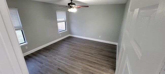 Photo - 16207 Parkway Dr