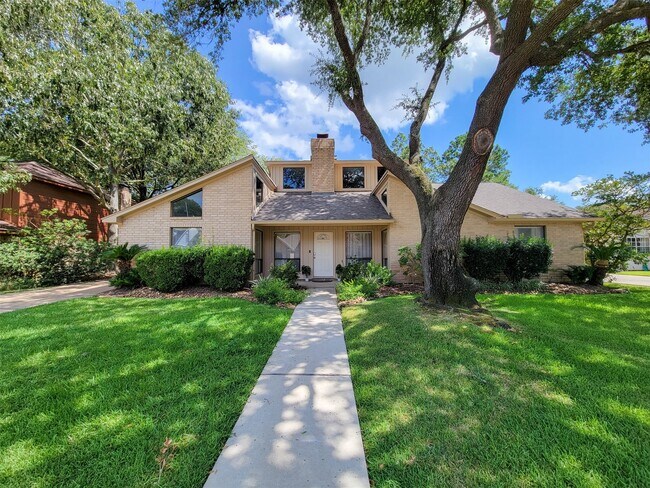 Photo - 8111 Pine Green Ln