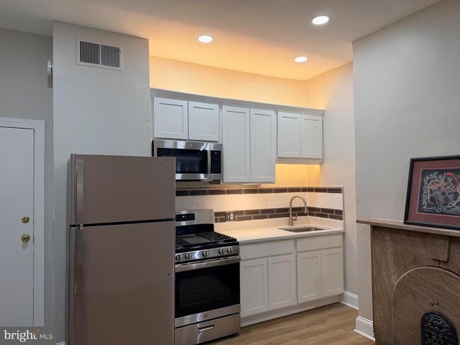 Photo - 2439 Maryland Ave