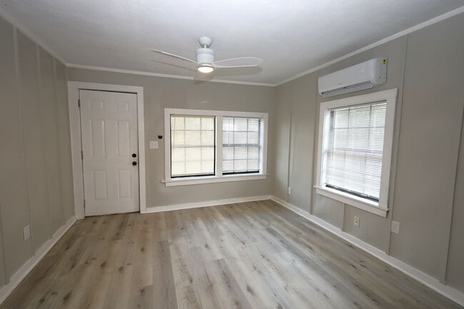 Photo - 2349 Harter Ave