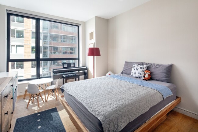 Photo - 540 W 28th St