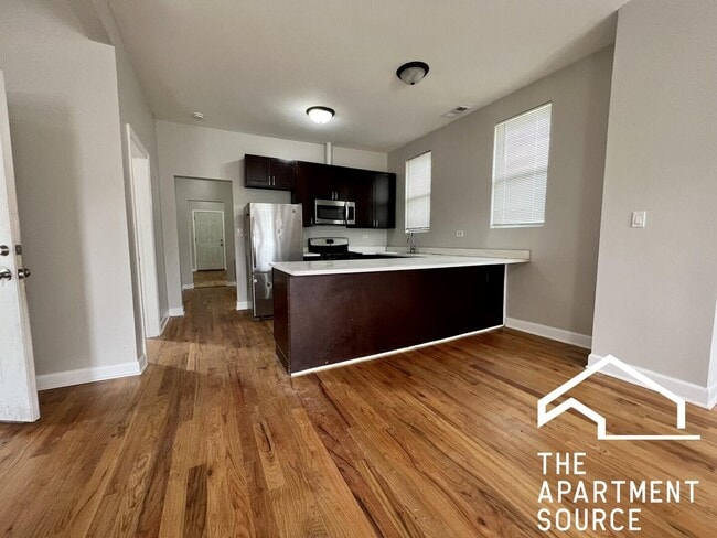 Building Photo - 3614 W McLean Ave Unit 2