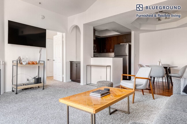 Photo - 345 Cloverdale Ave Unidad SI FL4-ID196