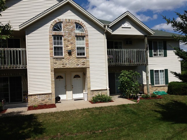 Front Lower unit - 203 E Lake Park Pl