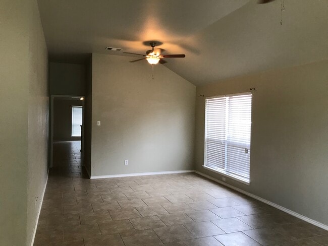 Photo - 713 Cooper Ln