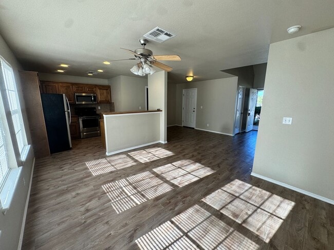 Photo - 2917 Creekside Dr
