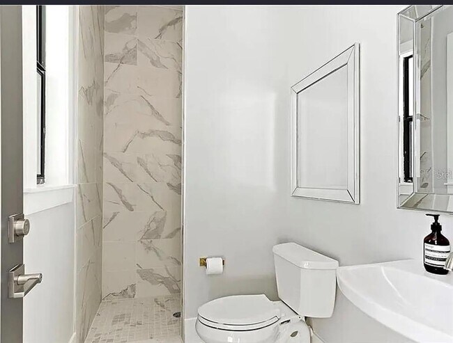 Photo - 2234 Howard Dr