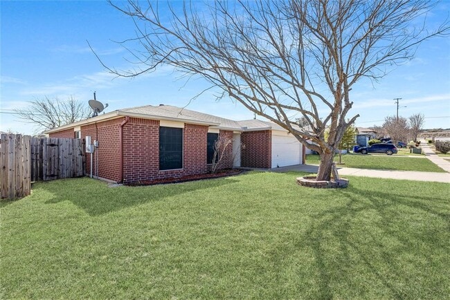 Photo - 210 Mesquite Cir