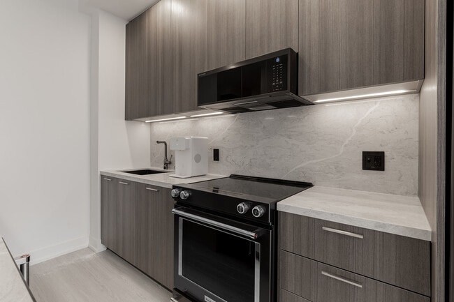 Photo - 31 York Garden Wy