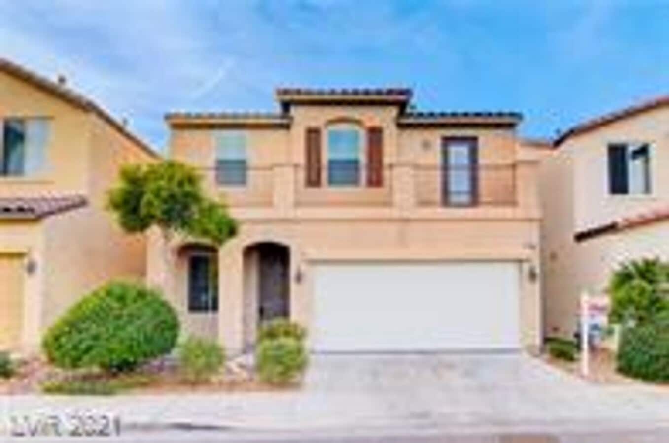 Beautiful 2 story 4 bedroom, 2.5 bathroom, 2 car garage home near Silverado Ranch & St. Rose - Beautiful 2 story 4 bedroom, 2.5 bathroom, 2 car garage home near Silverado Ranch & St. Rose