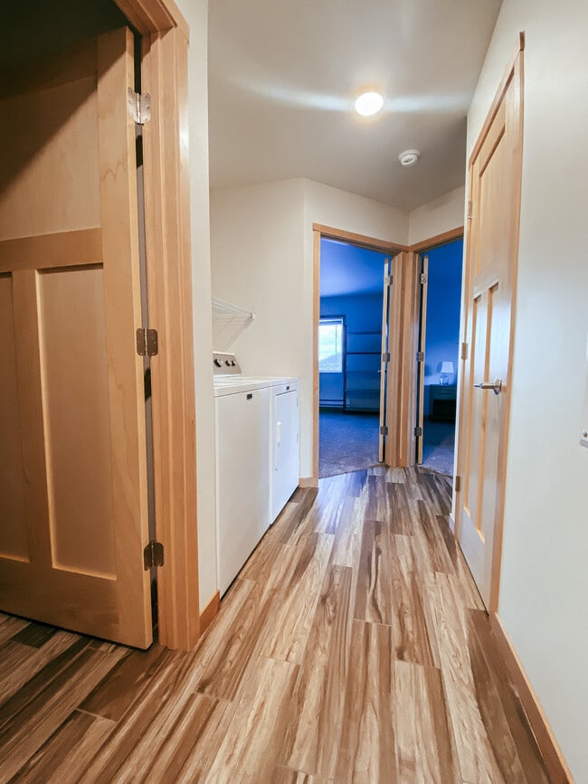 Photo - 3950 Sunnyside Dr W Unit 211