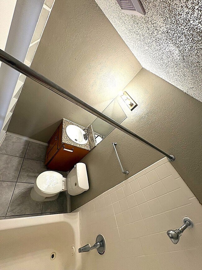 Photo - 1310 Bundrant Dr Unit 807