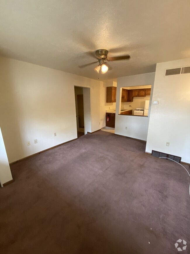 Building Photo - 700 Brinton Ave Rental