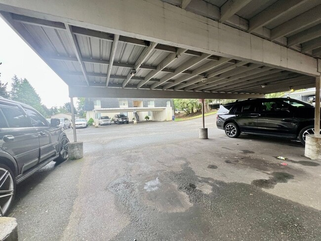 Photo - Upper-Floor Unit in Fourplex near Tacoma Mall