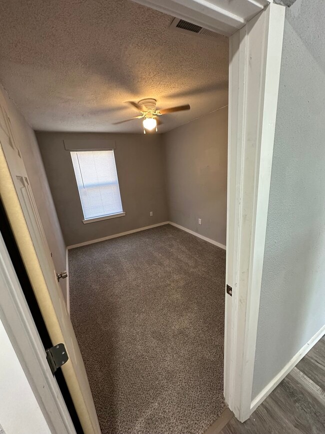 Photo - 500 College St