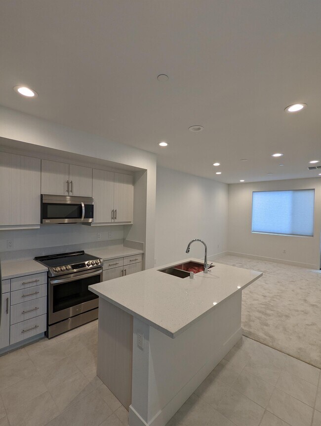 Photo - 9877 MacArthur Blvd