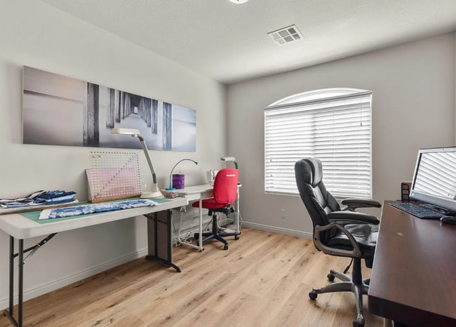 Photo - Your Perfect Hurricane Getaway Awaits!