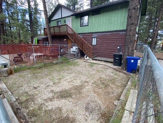 Building Photo - 982 Woodland Dr Unit 1