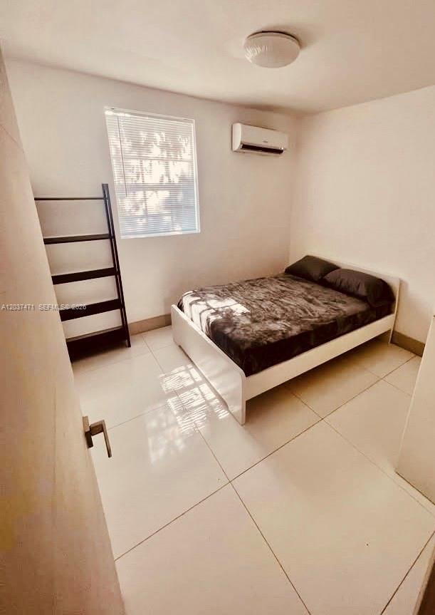 Photo - 1145 NW 28th St Unit B