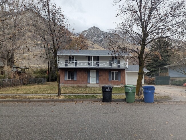 Building Photo - 880 Medoland Dr Rental