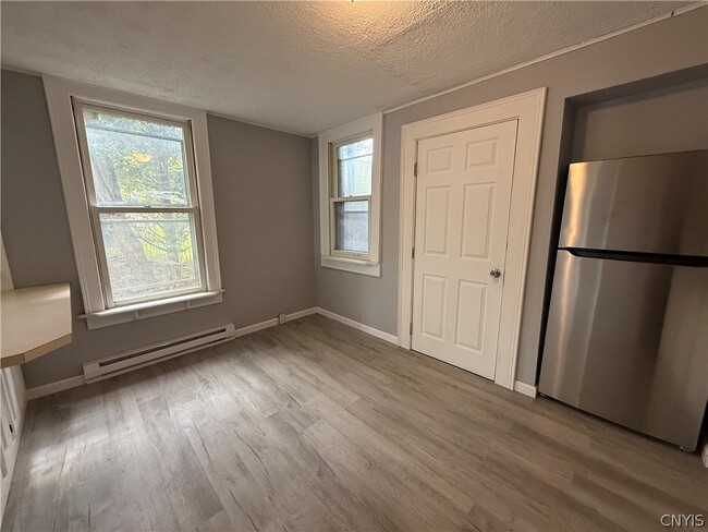 Photo - 116 Alice Ave