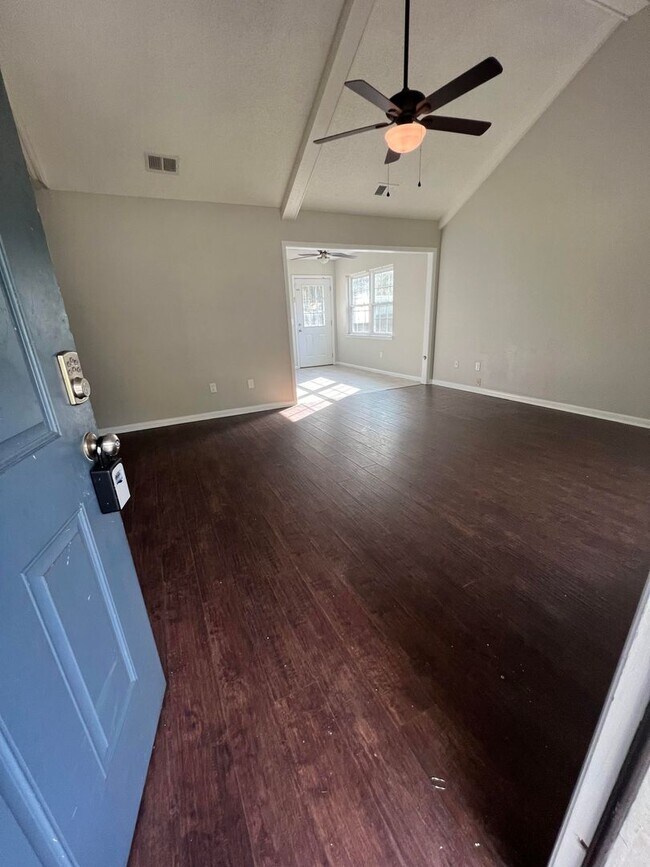 Photo - 226 Sequoia Cir