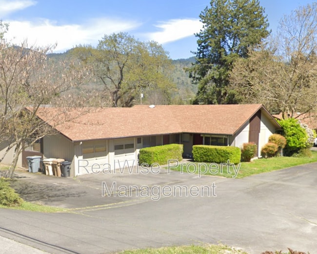 Photo - 1227 NW Highland Ave Townhome