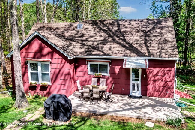 Photo - 2562 Lakewood-Allenwood Rd